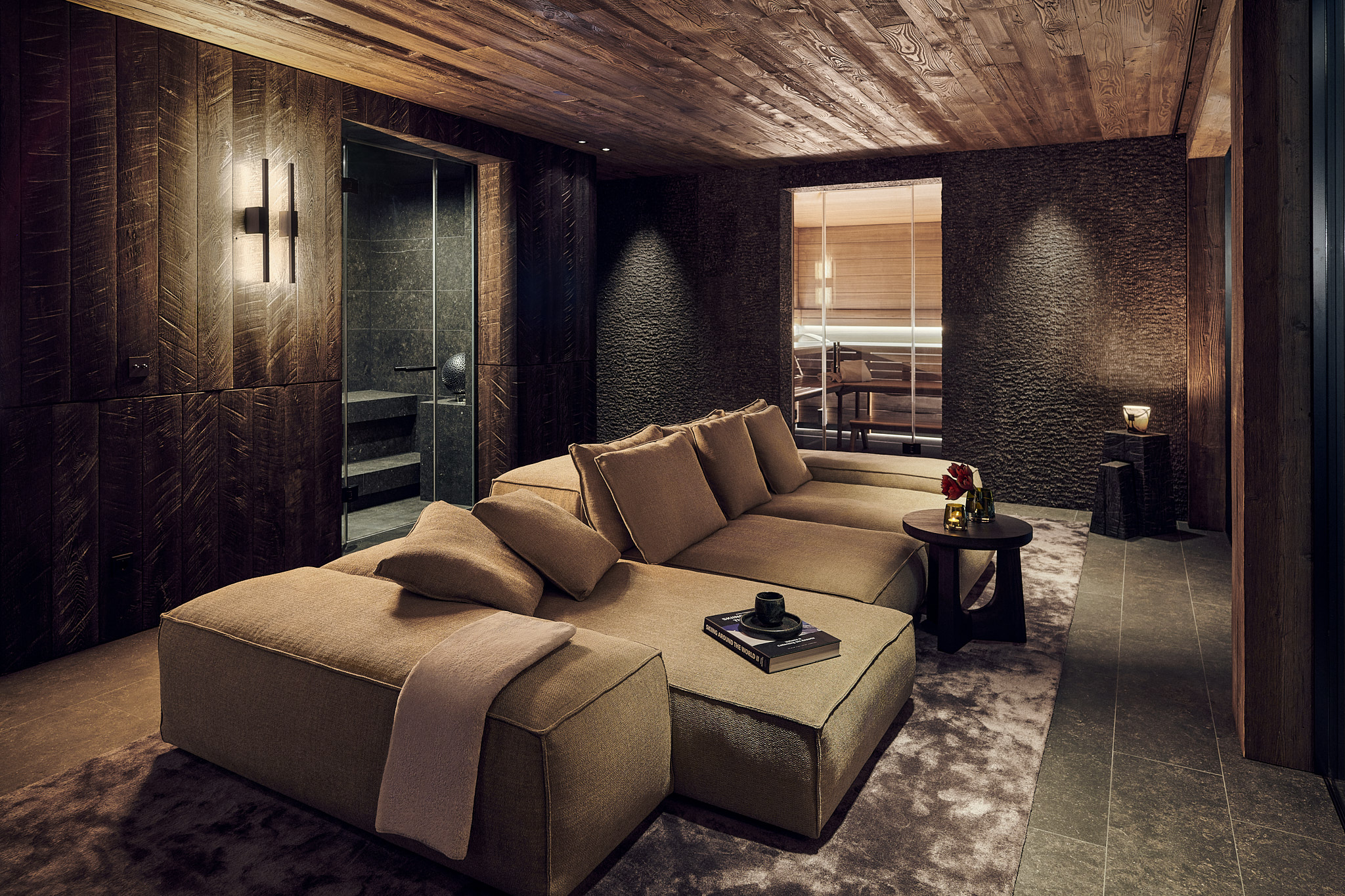 Während draußen der Herbst Einzug hält, entstehen drinnen Orte voller Ruhe und Natürlichkeit. Die Unikate von Stefan Knopp verleihen dem Raum eine besondere Atmosphäre. Warm, authentisch und zeitlos. 🍂#interieur #unikat #austriandesign #accessories #innendesign #holzarbeit #naturebyknopp #möbeldesign #einrichtung #moderneswohnen