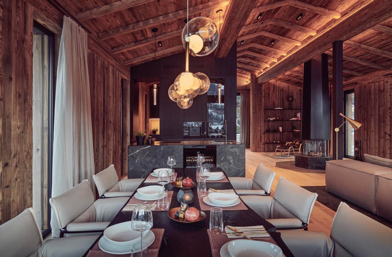 Gemeinsam essen. Gemeinsam feiern.
Der Tisch: ein Unikat von Stefan Knopp. 🎄#massivholzmöbel #unikat #weihnachtsstimmung #schreiner #austriandesign #naturebyknopp #holzarbeiten #luxuryinteriors #schönerwohnen